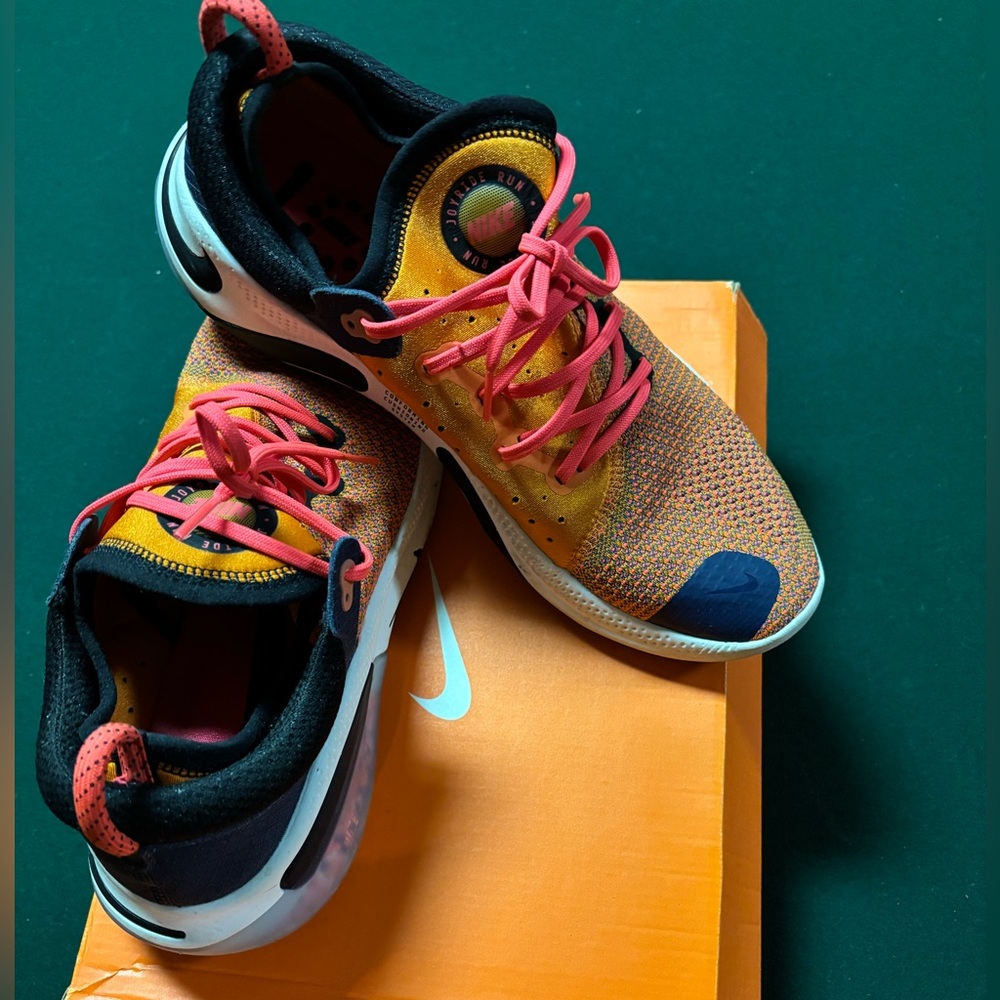 Women’s Nike joyride FK